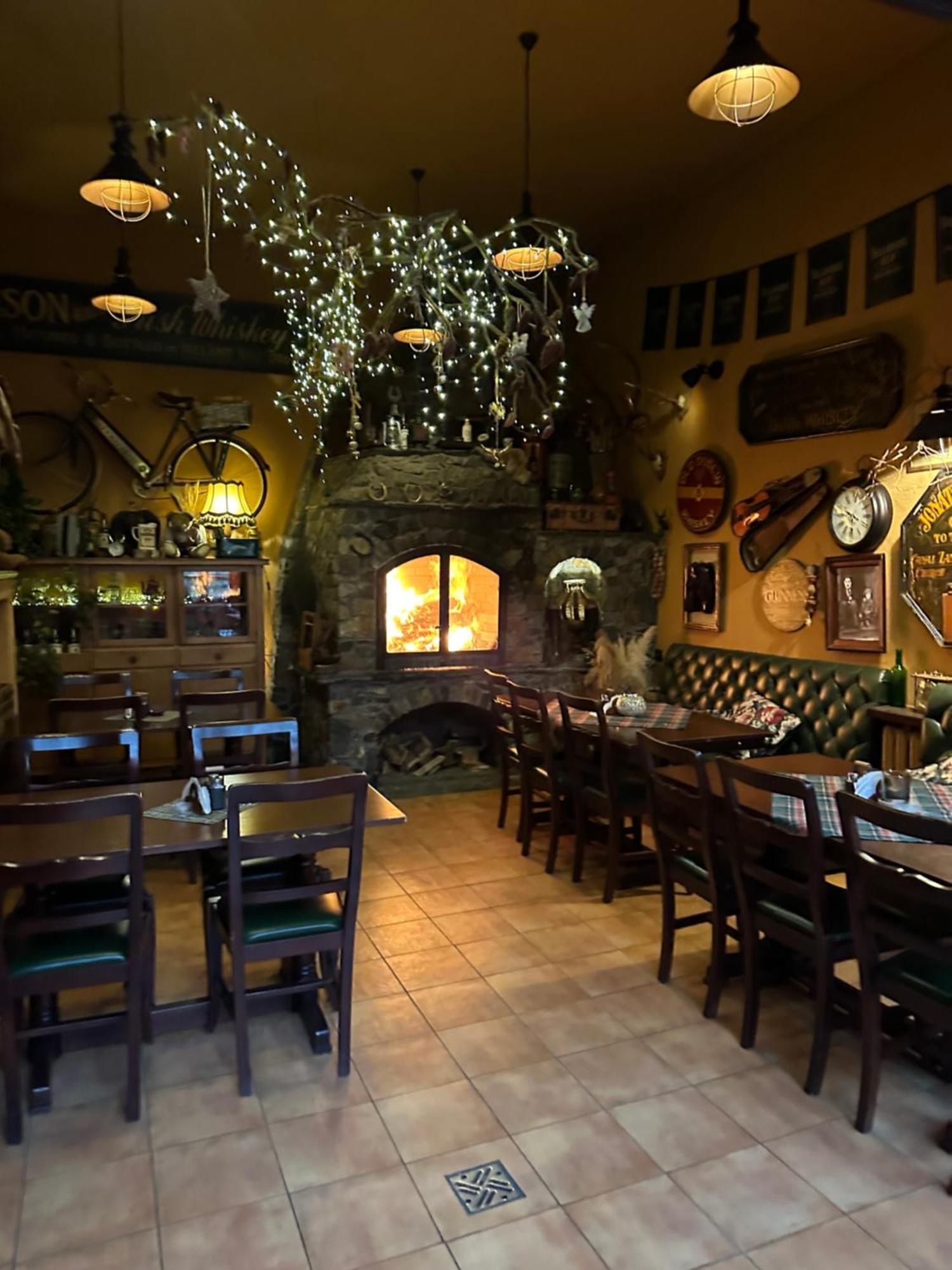 Shoemaker Irish Pub & Accommodation Kielce Ngoại thất bức ảnh