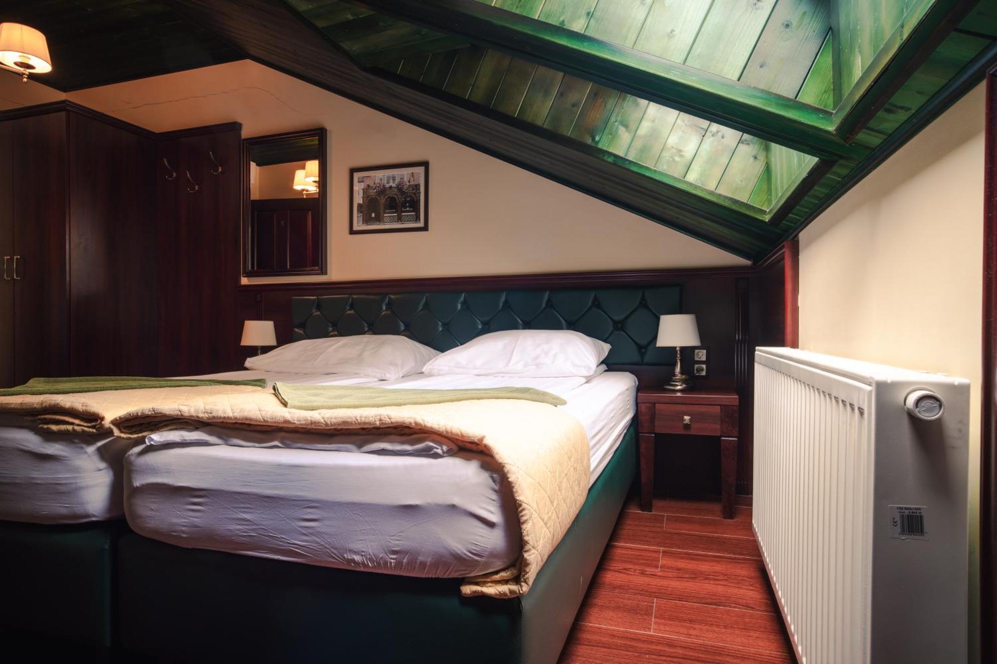 Shoemaker Irish Pub & Accommodation Kielce Ngoại thất bức ảnh