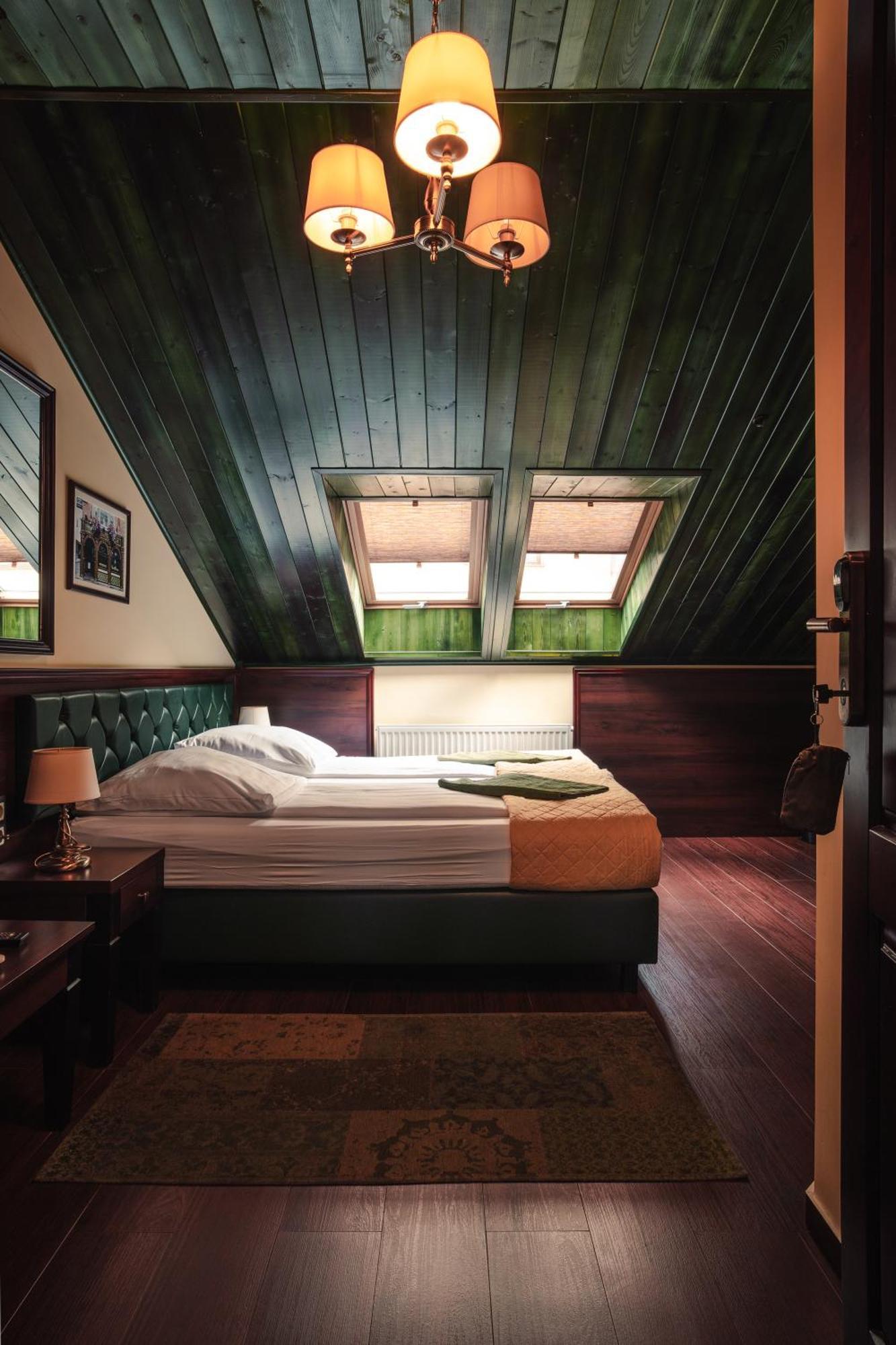 Shoemaker Irish Pub & Accommodation Kielce Ngoại thất bức ảnh
