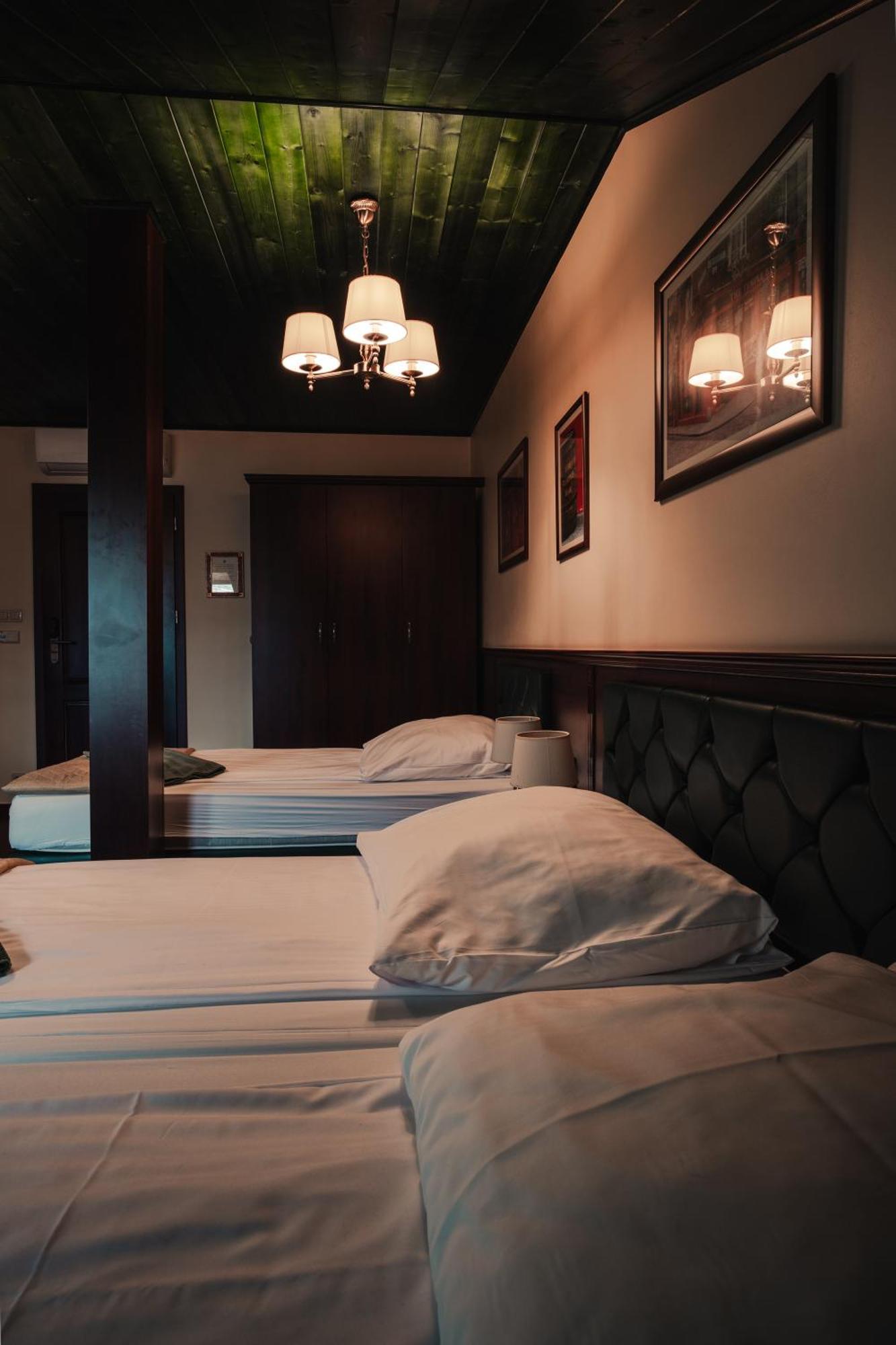 Shoemaker Irish Pub & Accommodation Kielce Ngoại thất bức ảnh