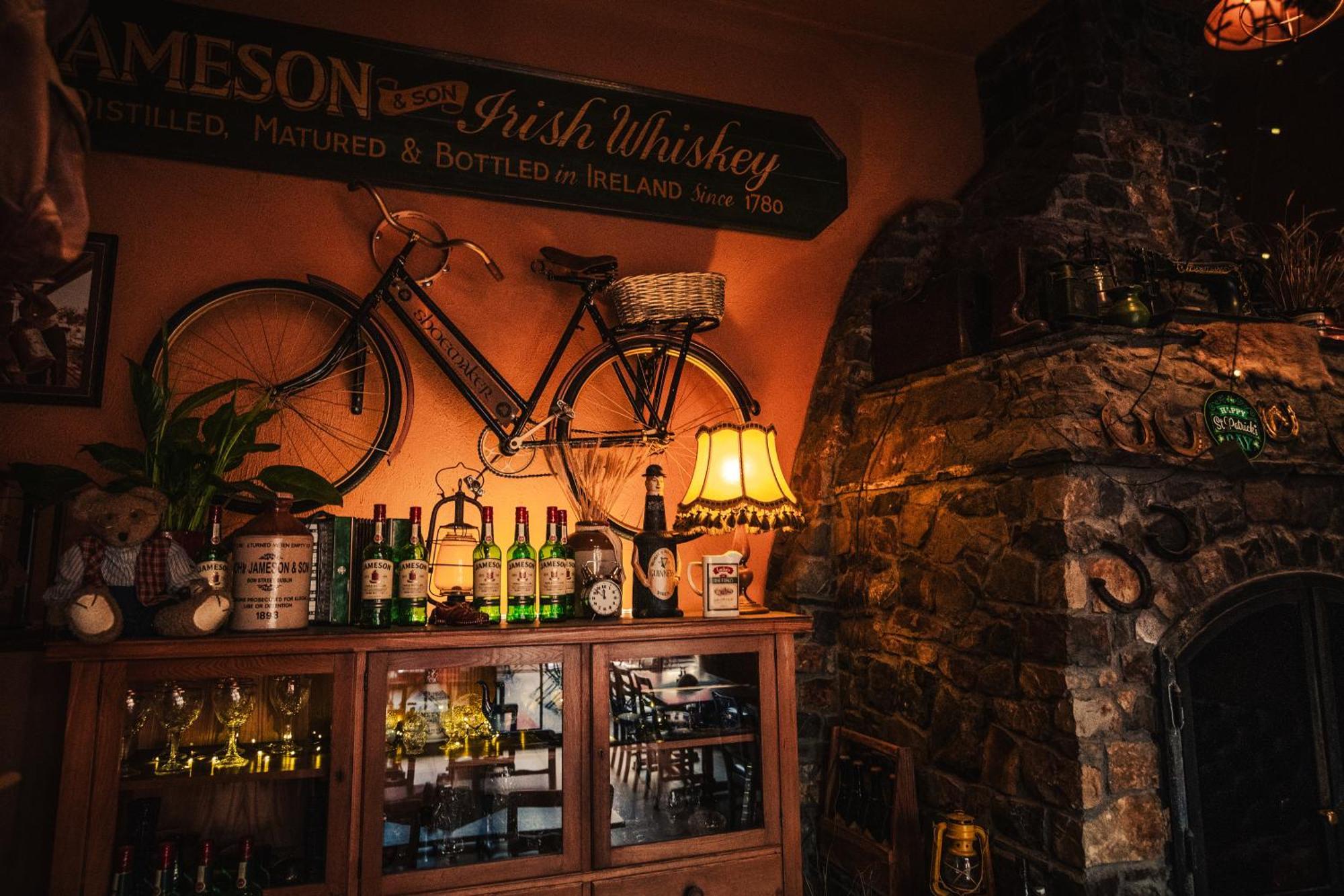 Shoemaker Irish Pub & Accommodation Kielce Ngoại thất bức ảnh