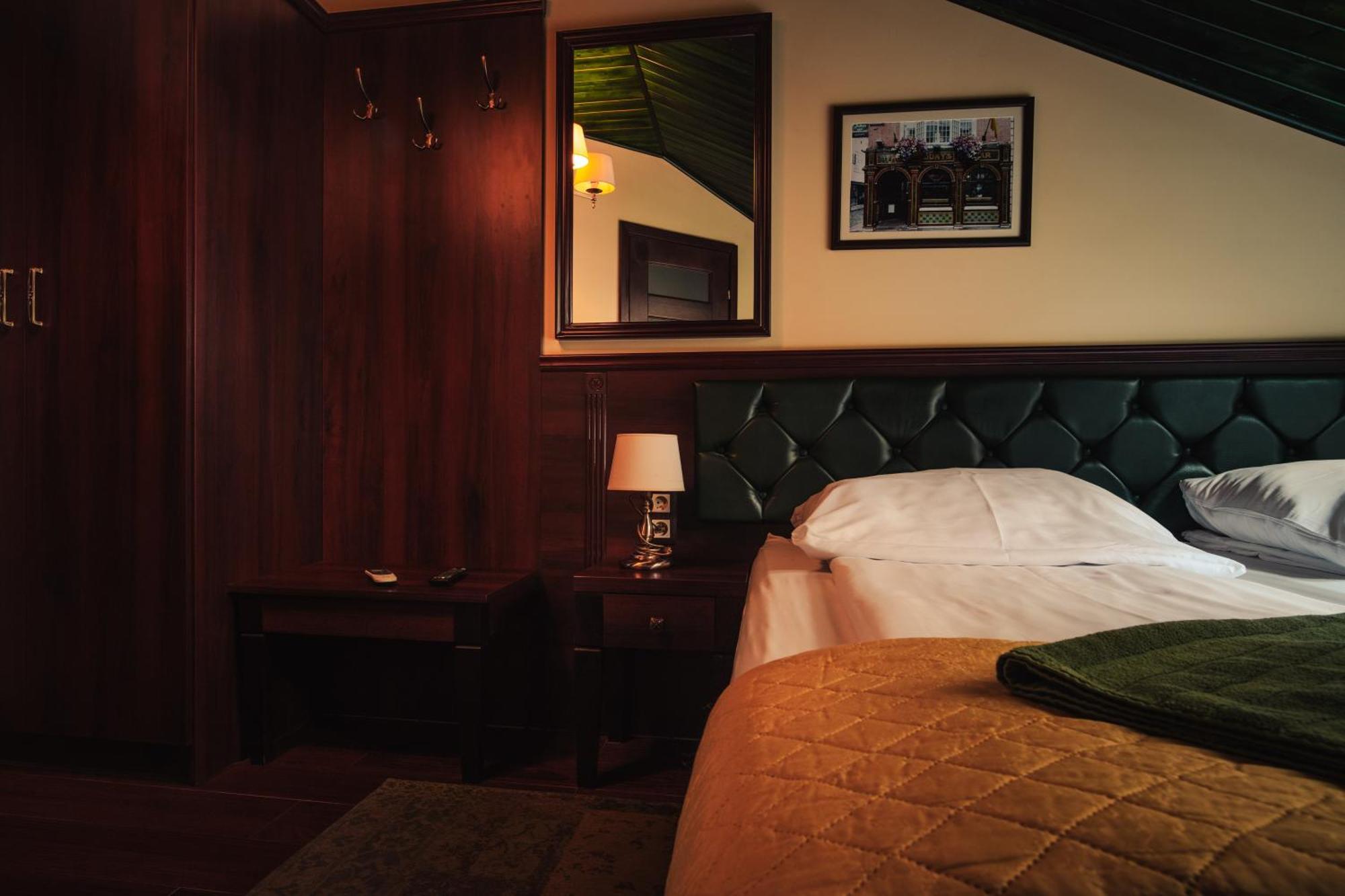 Shoemaker Irish Pub & Accommodation Kielce Ngoại thất bức ảnh