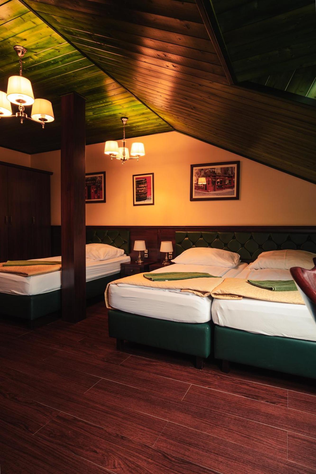 Shoemaker Irish Pub & Accommodation Kielce Ngoại thất bức ảnh