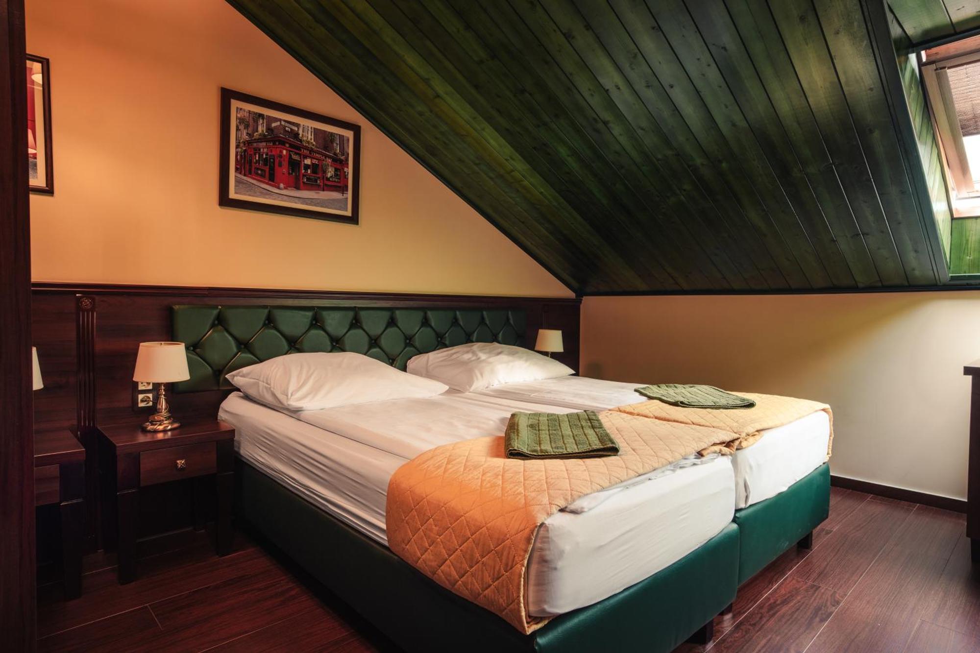 Shoemaker Irish Pub & Accommodation Kielce Ngoại thất bức ảnh
